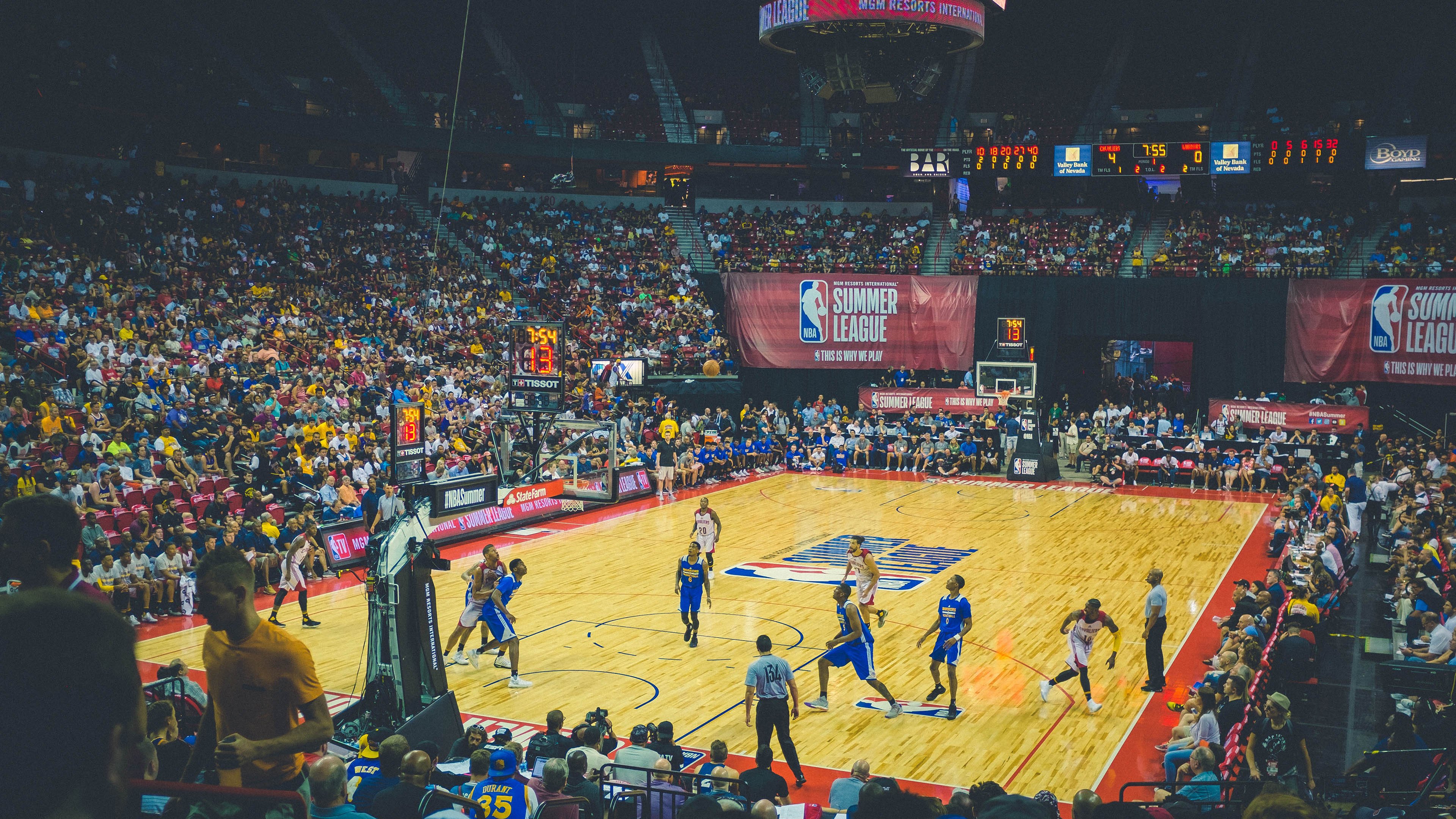 社交媒体影响力:明星球员的线上互动策略,球星们用的社交软件